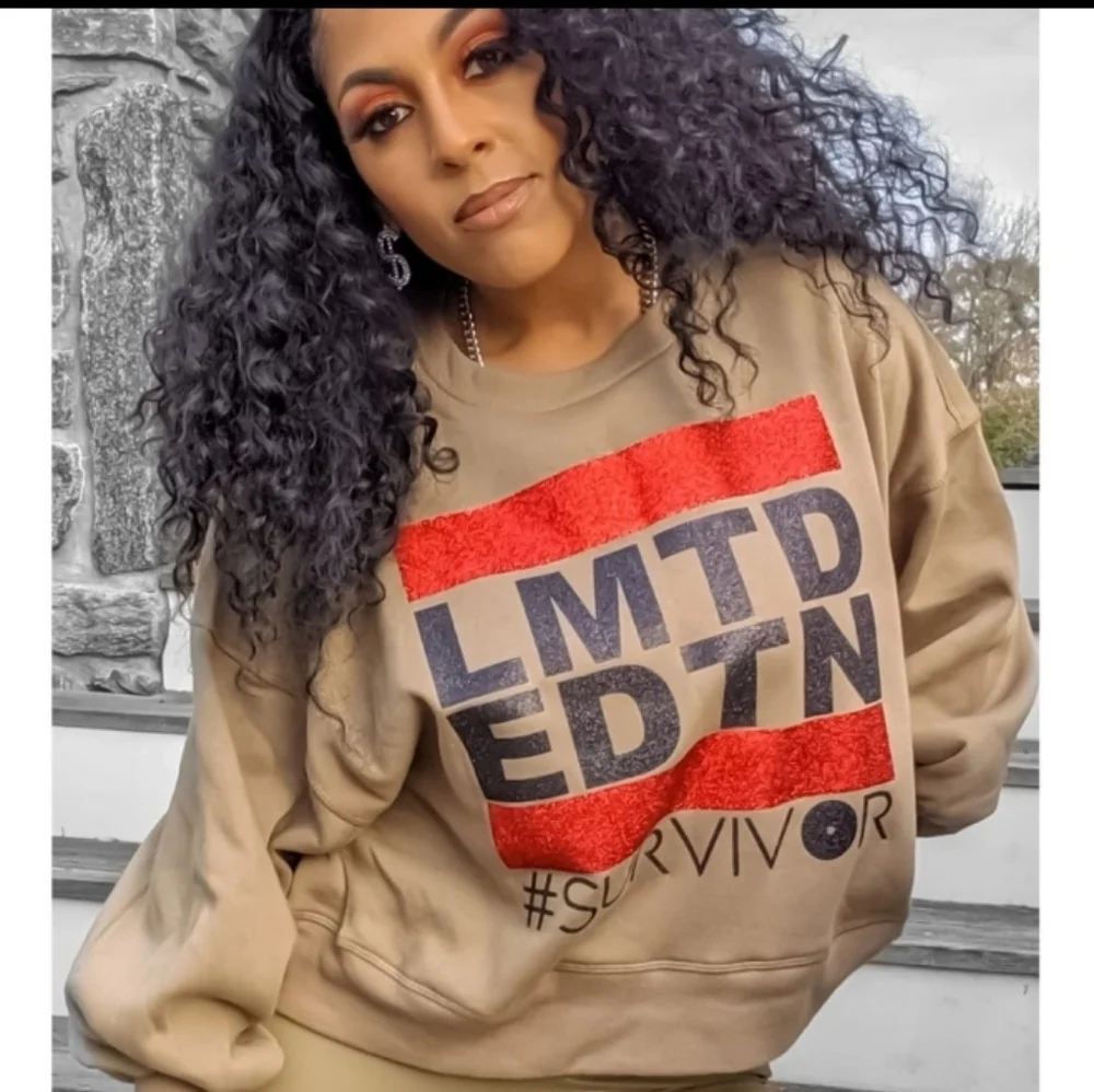 "Survivor" oversized sweatshirt - Picture 6 of 7